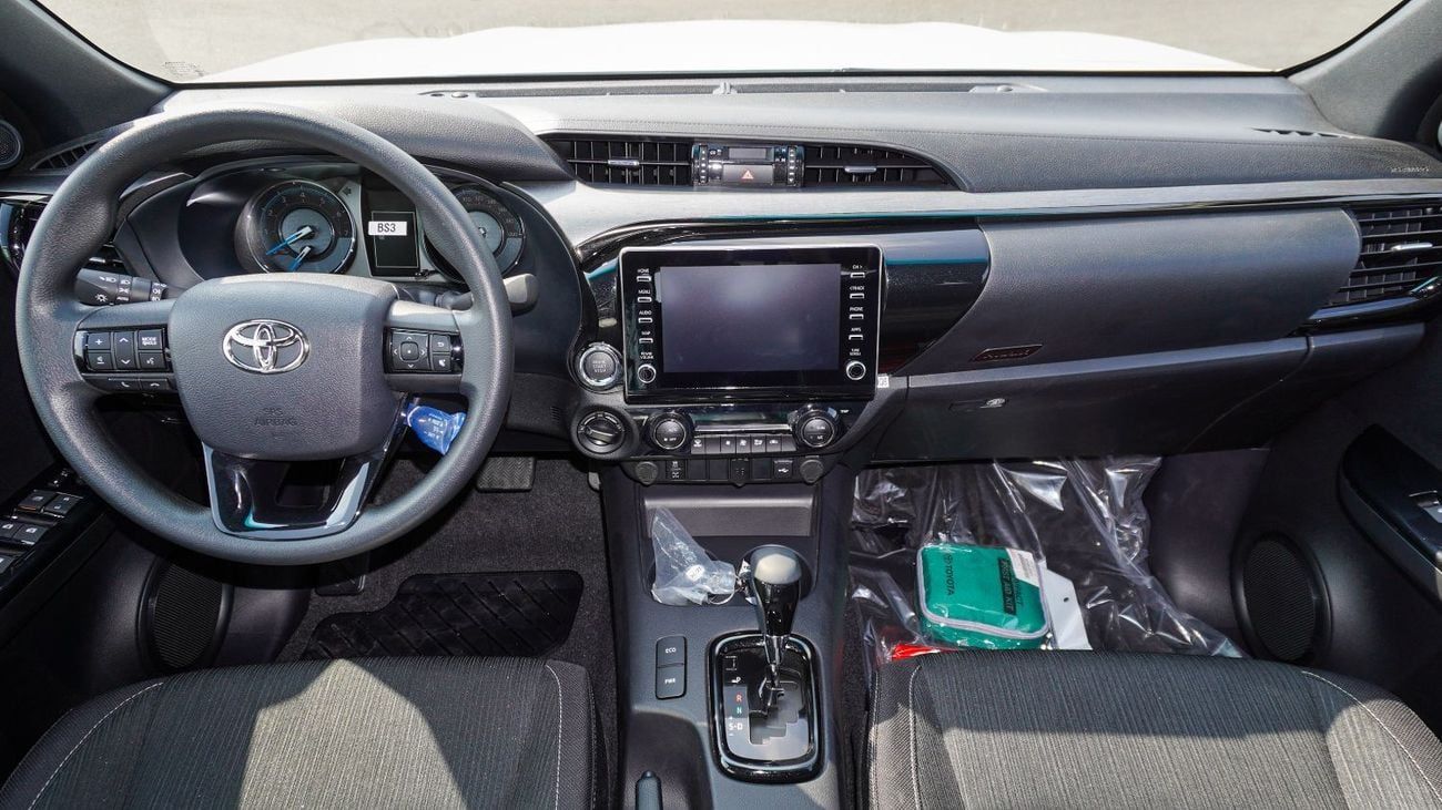 Toyota Hilux ECTAGR007 – 2025 Toyota Hilux Double Cab - Adventure – 4.0L Petrol Auto – White