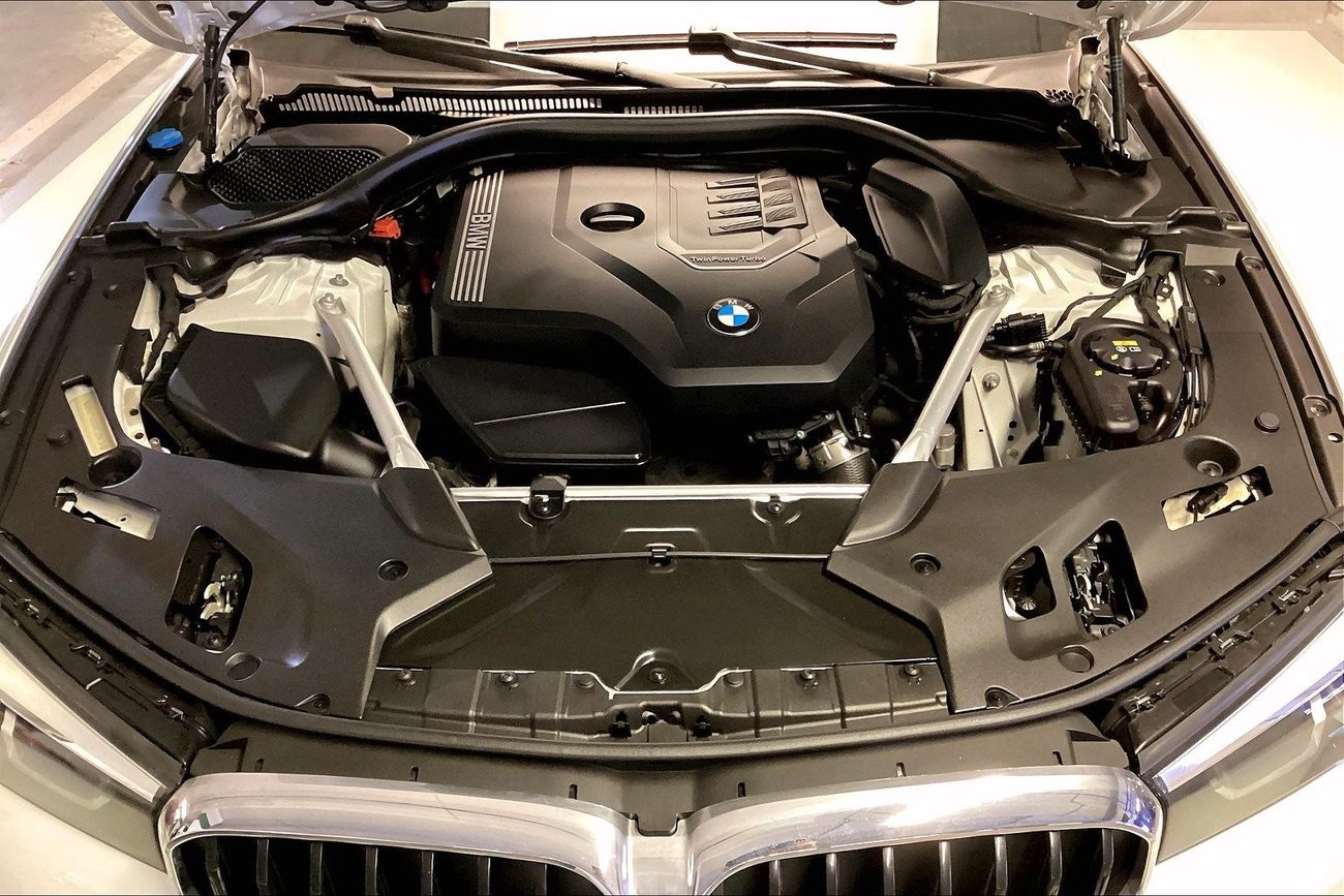 بي أم دبليو 520i Joy Edition | شامل الضمان | 0 ﺪﻔﻋﺓ ﺃﻮﻟﻯ