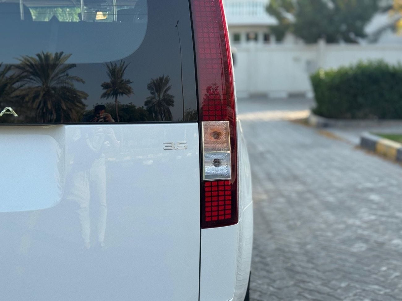 هيونداي ستاريا 3.5L Luxury (7 Seater)