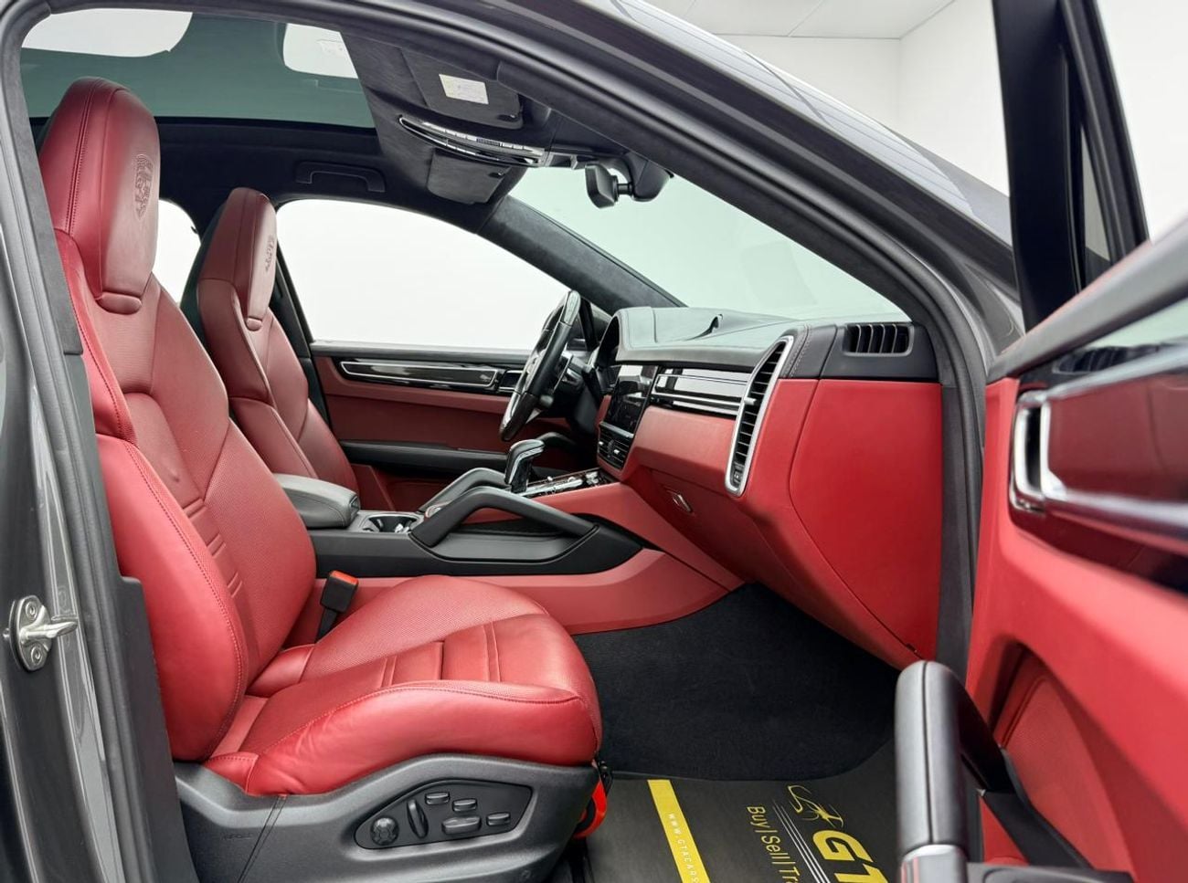 Porsche Cayenne STD GTS Coupe 2023 Porsche Cayenne GTS, Warranty, Full Porsche Service History, GCC