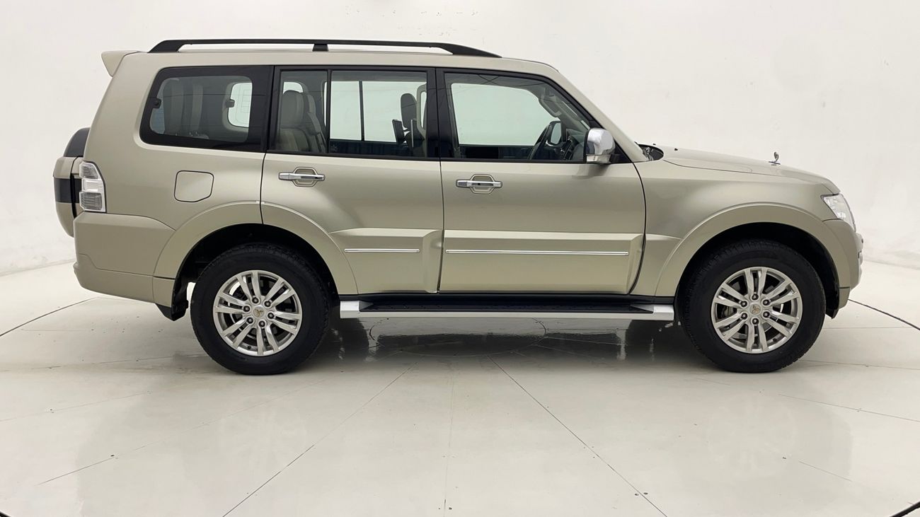 Mitsubishi Pajero GLS HIGHLINE 3.8 | Zero Down Payment | Home Test Drive