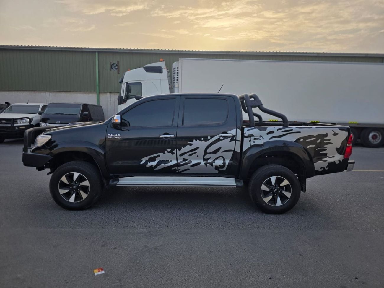 Toyota Hilux 2015 | 3.0L DIESEL | AT | RHD | DOUBLE CABIN | HEAVY BULL BAR | AIR SNORKEL | SPORTS BAR