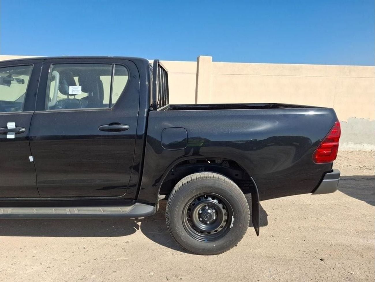 تويوتا هيلوكس GL 2.7L Petrol Wide Body 4WD Double Cab Manual transmission * SPECIAL PRICE *