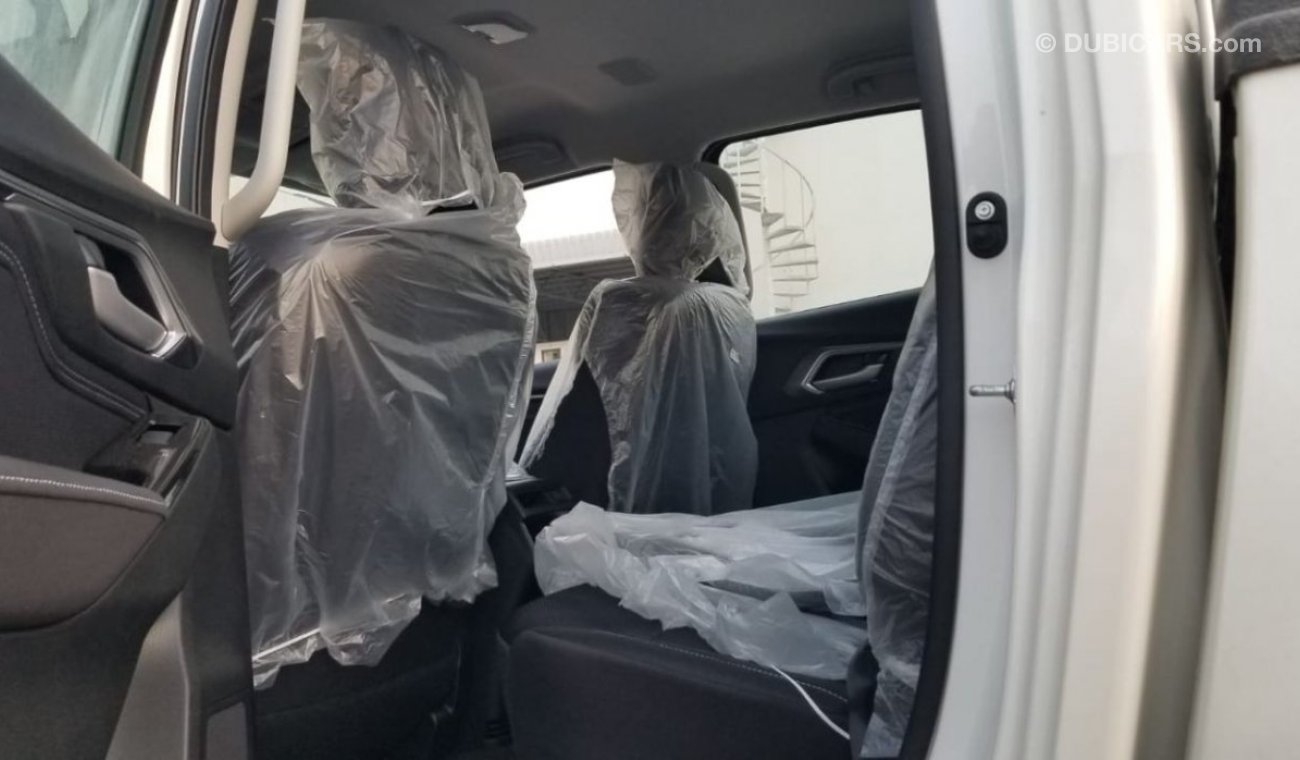 Isuzu DMax pick up Double cabin 4WD A/T 3.0L Diesel white color