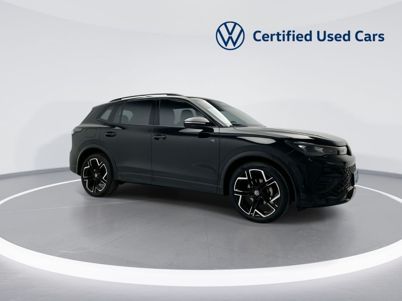 فولكس واجن تيجوان R-LINE تيجوان آر لاين 1.4 لتر | | باقة المساعدة العالية | سقف بانورامي | نظام التحكم الديناميكي بالهيكل | ش