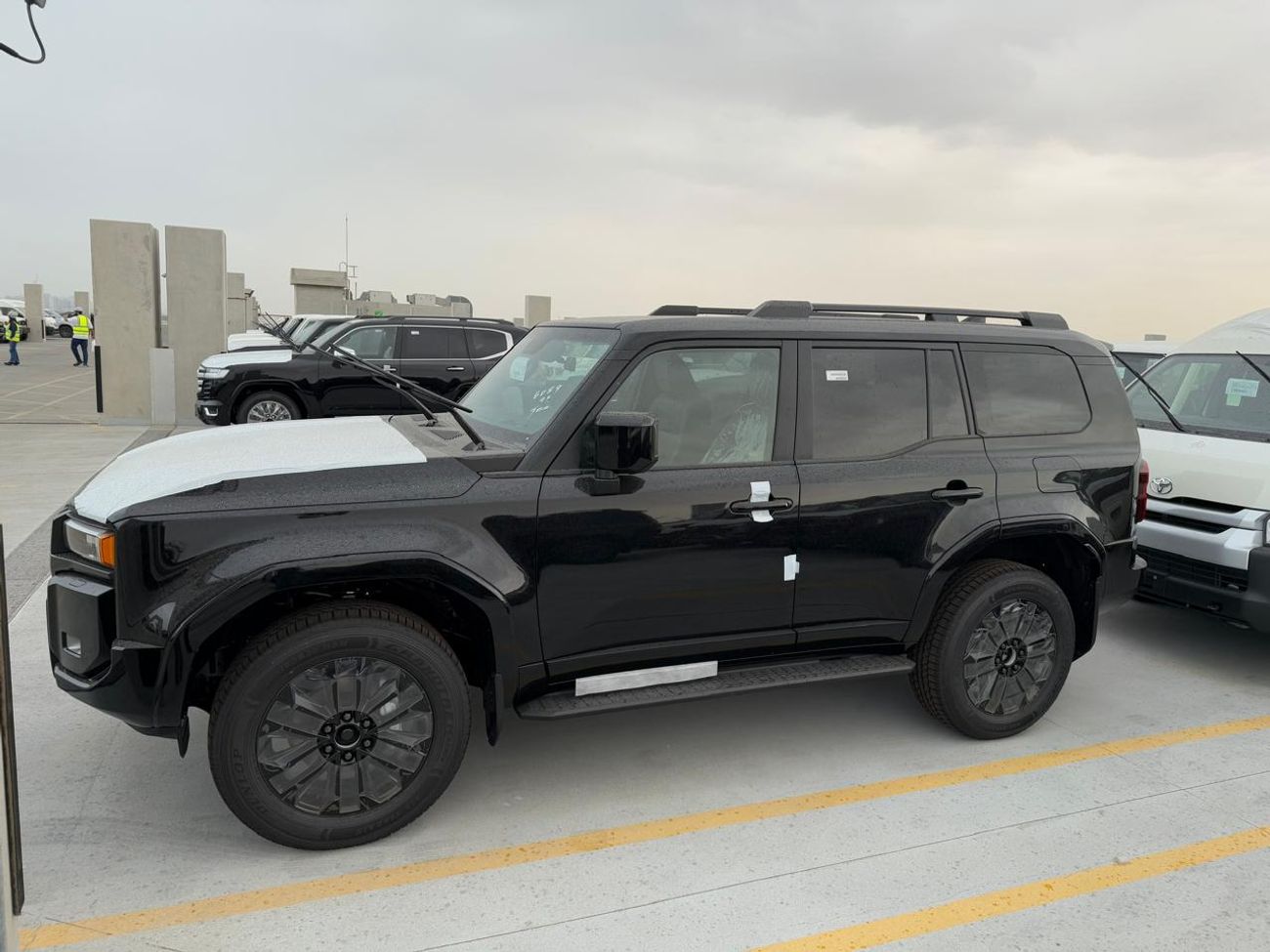 تويوتا برادو 2025 Toyota Prado Luxury Premium (Full-Option) J250 7-Seater 2.4L 4-Cyl Turbo Petrol A/T 4WD Africa 