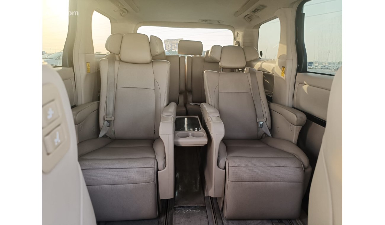 Toyota Alphard 2.4L PETROL FRONT POWER SEATS & LEATHER SEATS / SUNROOF (LOT # 96613)