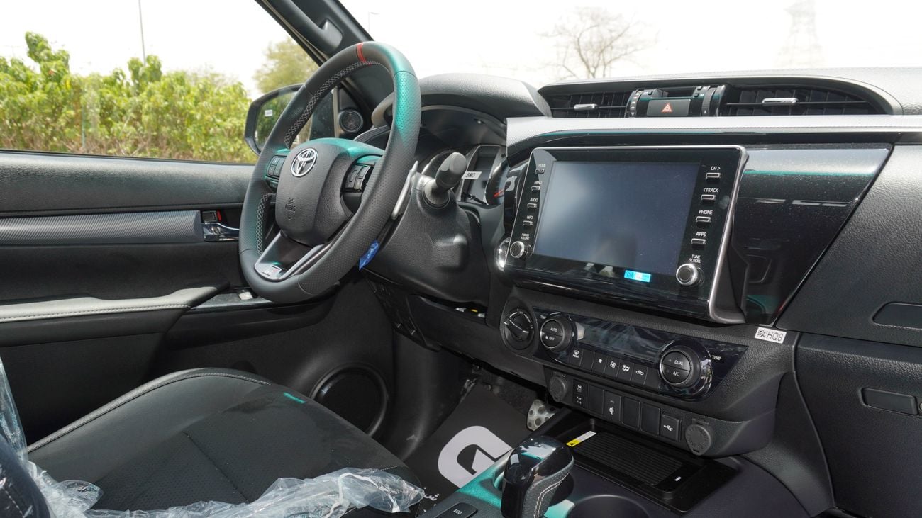 تويوتا هيلوكس GR Sport 4.0 L V6