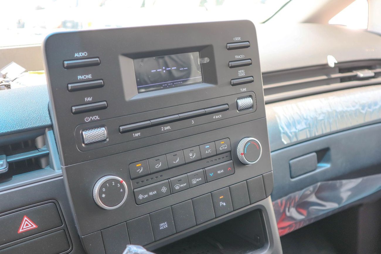 هيونداي ستاريا Hyundai staria 3.5L 2025model A/T 11 seaters