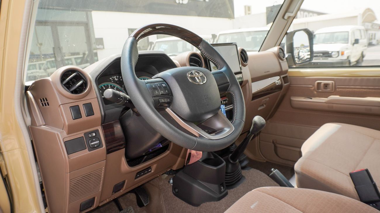 Toyota Land Cruiser 70 LC76 STD LX 4.0L M/T