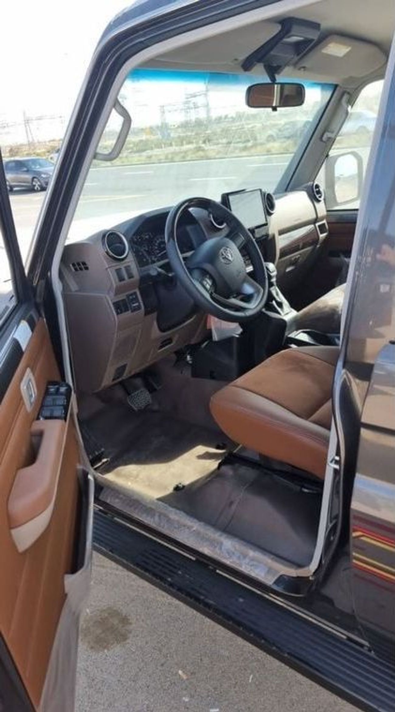 تويوتا لاند كروزر بيك آب TOYOTA LC 79 2.8 DOUBLE CABIN DIESEL FULL OPTION