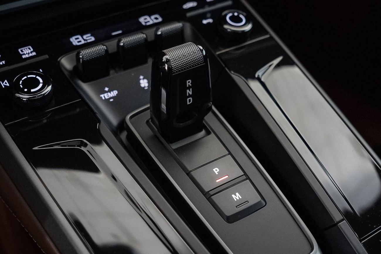 Porsche 911 Carrera 3.0L (444 HP) Coupe