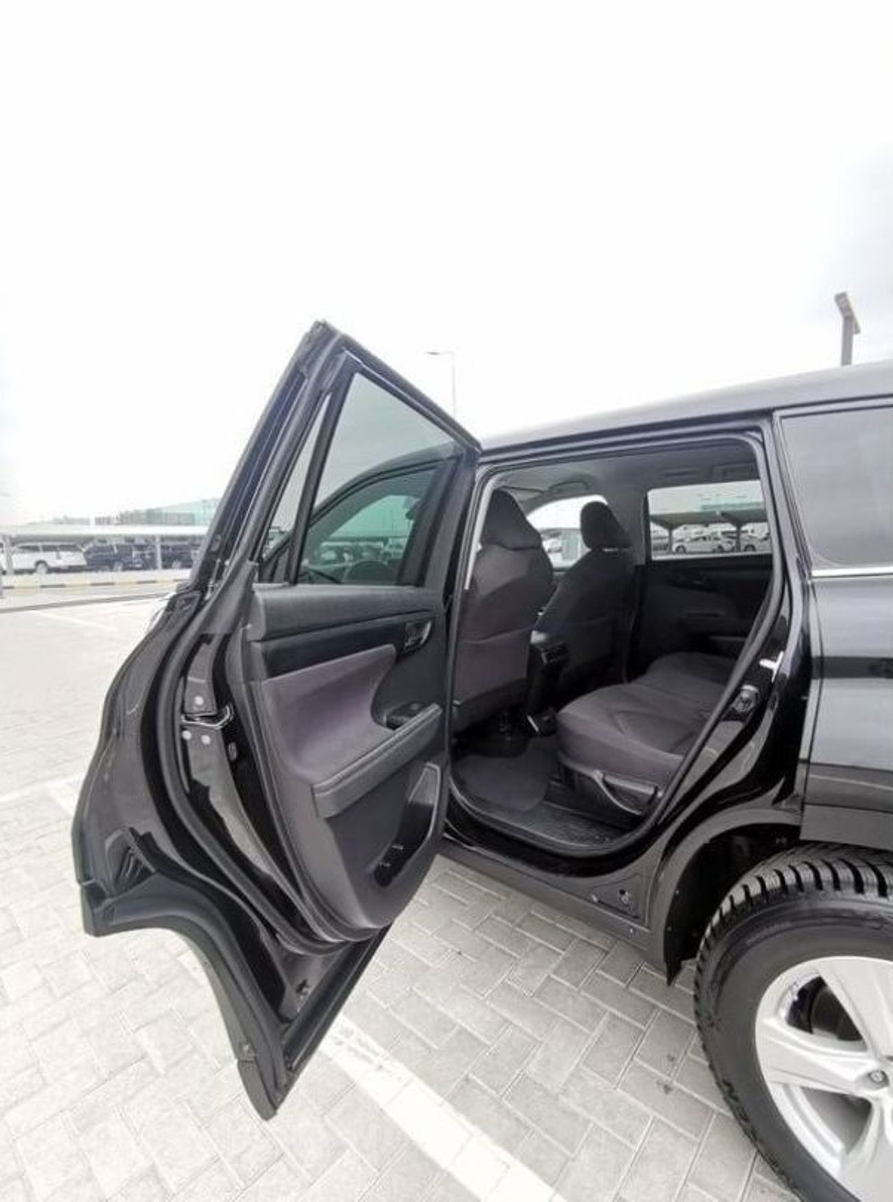 Toyota Highlander Toyota Highlander LE - 2022 - Black