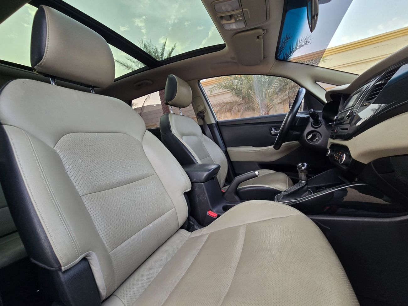 كيا كارينس EX Deluxe 2.0L