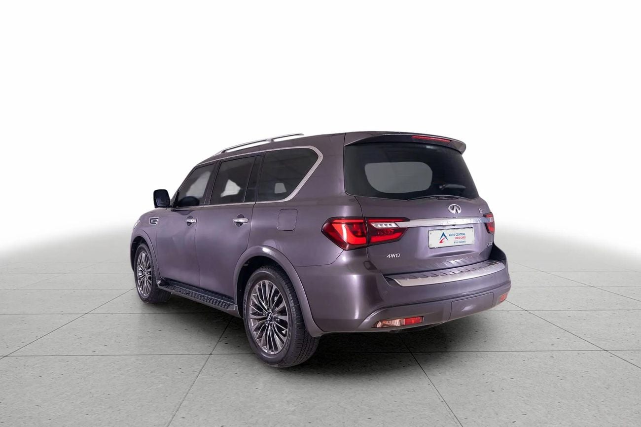 Infiniti QX80 Luxe 7st 5.6L LUXE 5.6
