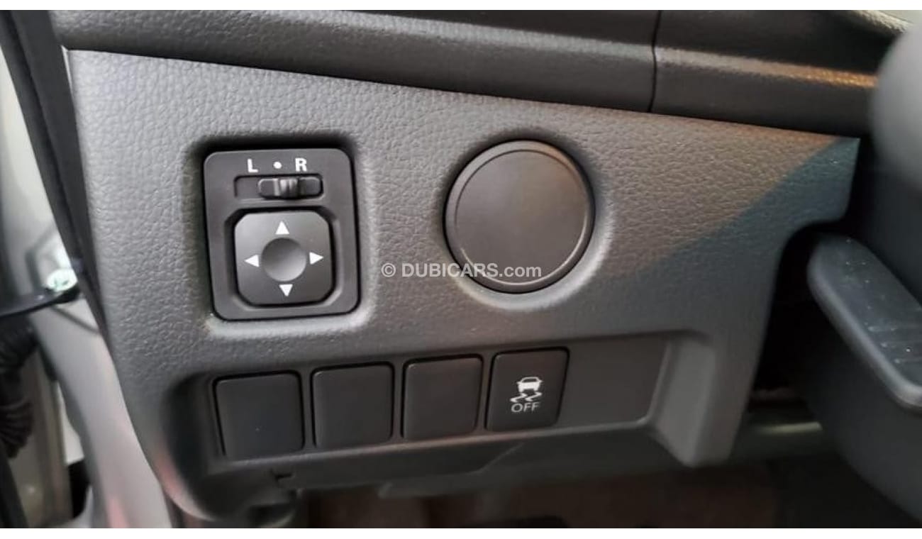 ميتسوبيشي L200 Mitsubishi L200 Pick Up D/Cab M/T 2.4L Diesel with Chrome Package