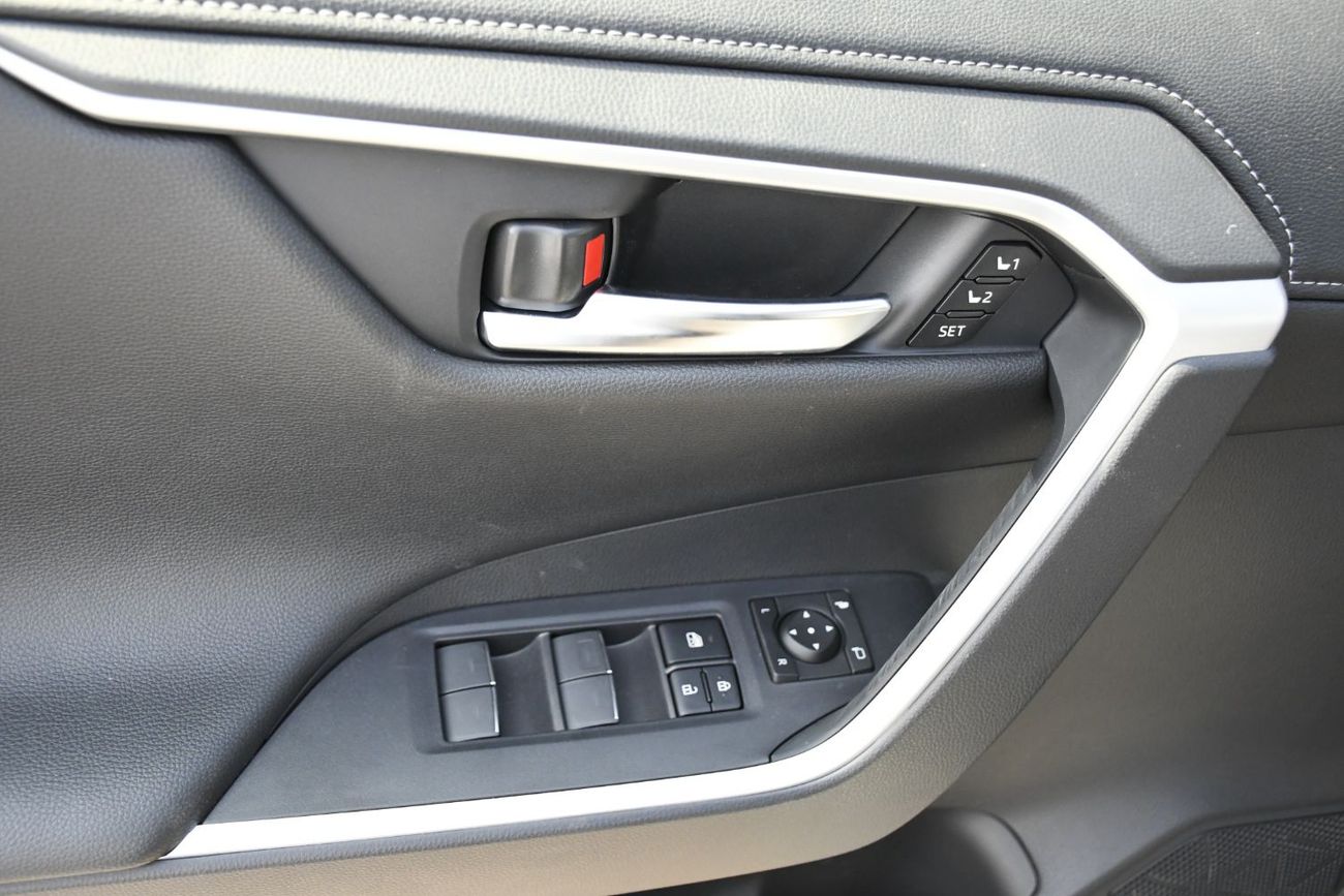 Toyota RAV4 2.5L HEV Limited Full Option GCC Japan inside Black ( Ready stock )