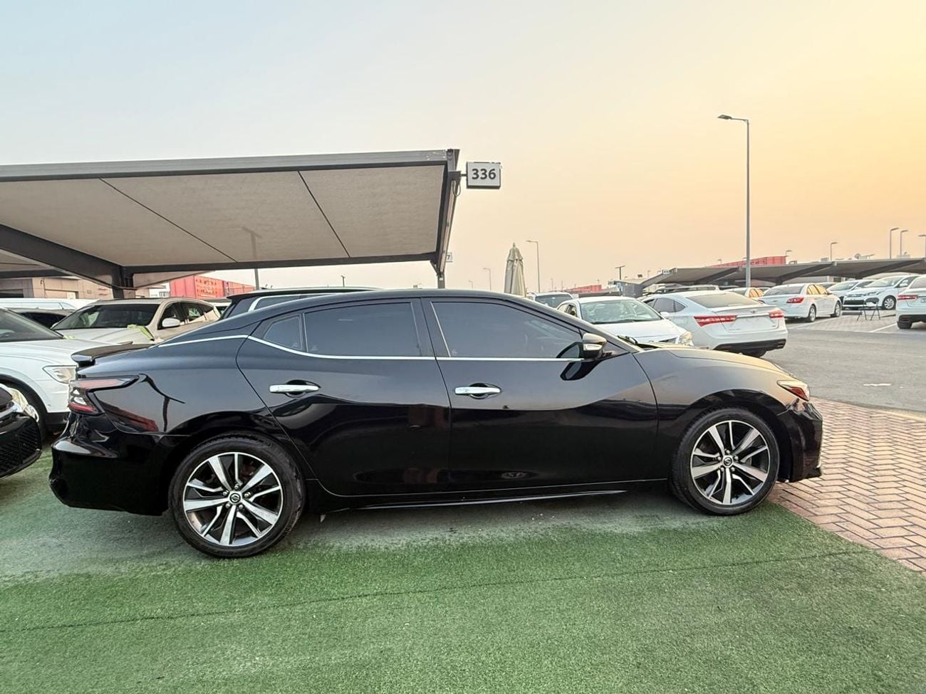 Nissan Maxima SL smart entry and push-button start