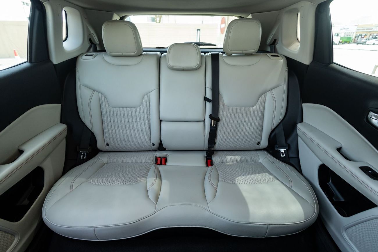 جيب كومباس Limited 2.4L (172 HP)