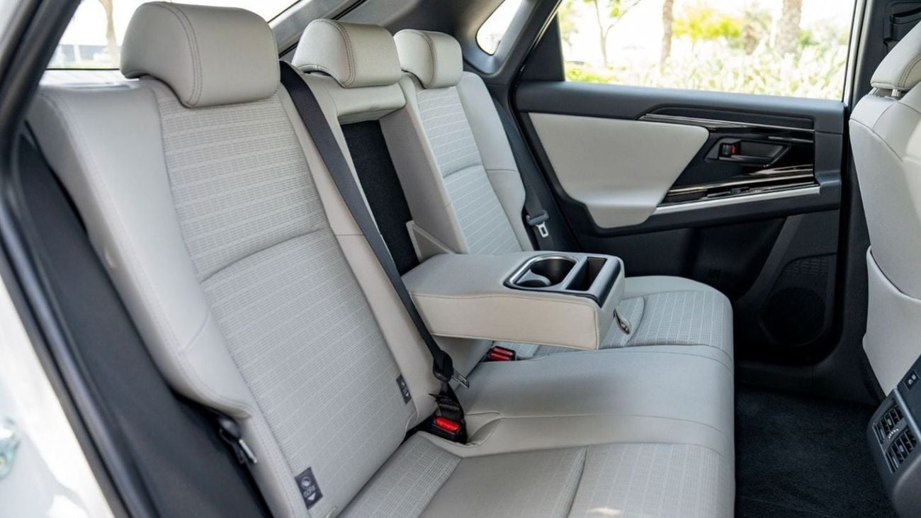 تويوتا bZ4X EV X-MODE 4WD PRO AT MY2023 – WHITE