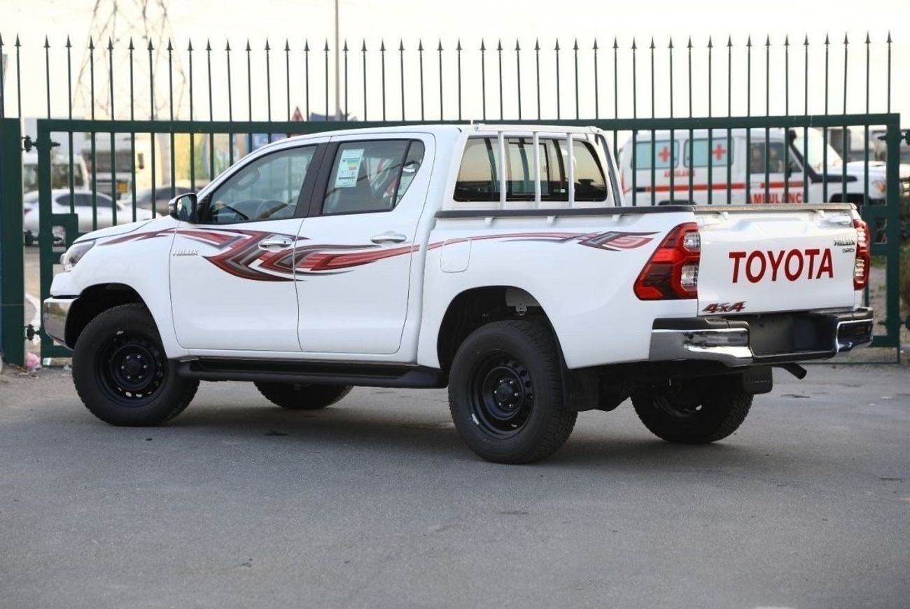 تويوتا هيلوكس Get 2023 Toyota Hilux 4x4 DC 2.8 SR5 - White inside Maroon