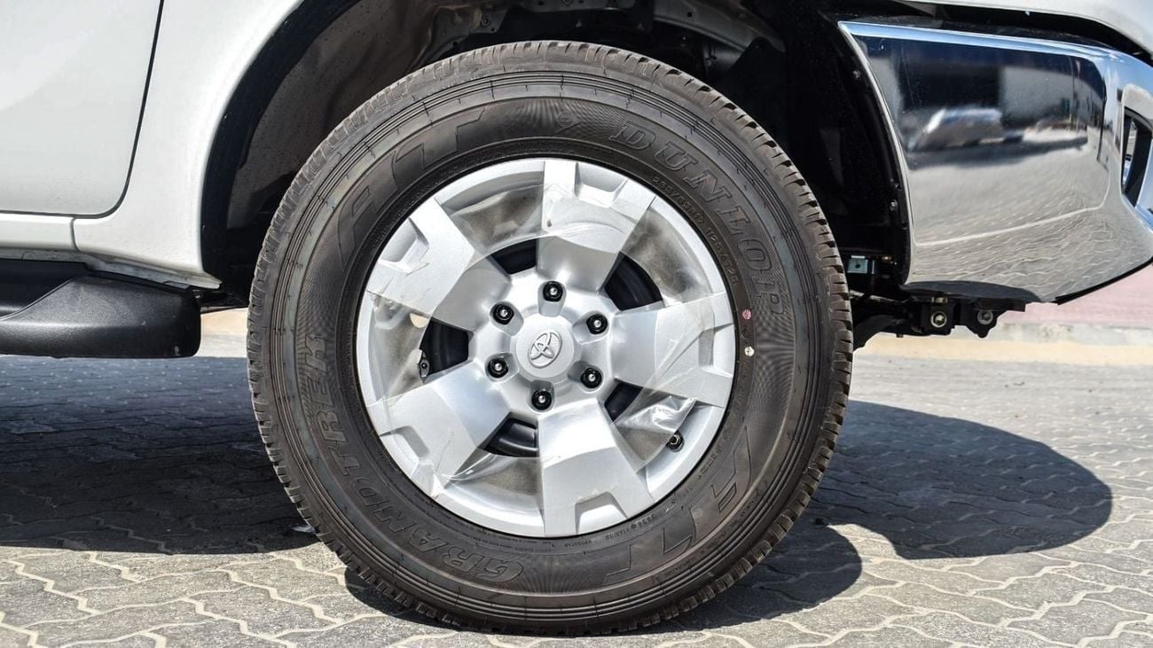 Toyota Hilux S GLX 2.4L 4WD A/T 2025YM