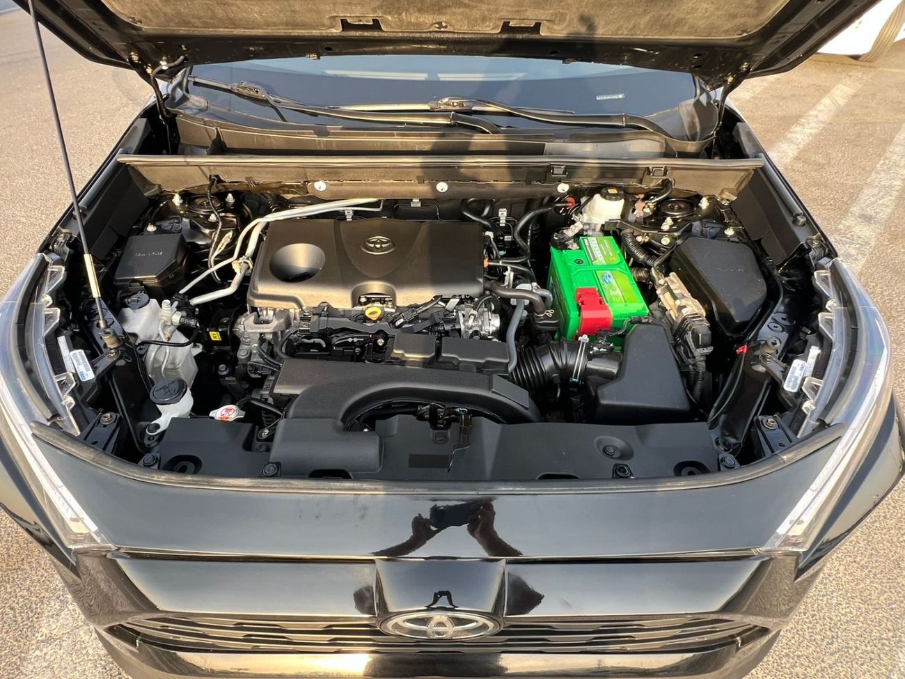 Toyota RAV4 2023 Toyota RAV4, XLE - 2.5L -V4 - 4 Wheel Drive - 4X4 - ELECTRIC  & LEATHER SEATS - PUSH START - Re