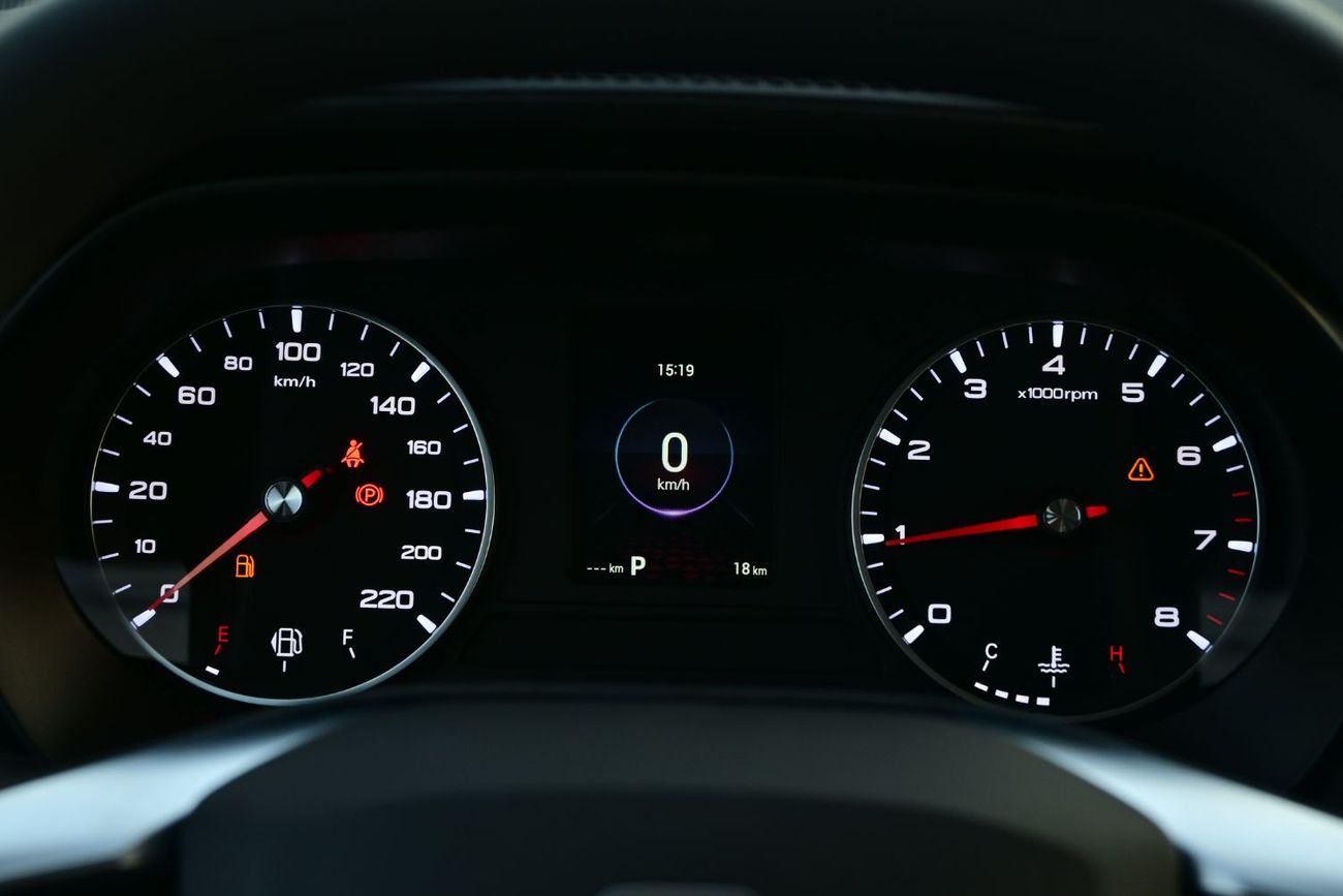 أم جي ZS MG ZS 1.5L Petrol FWD, Model 2025, Color Silver