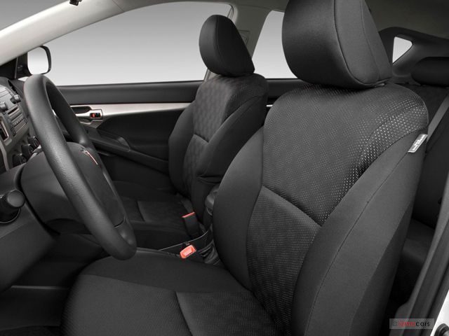 Pontiac Vibe interior - Seats