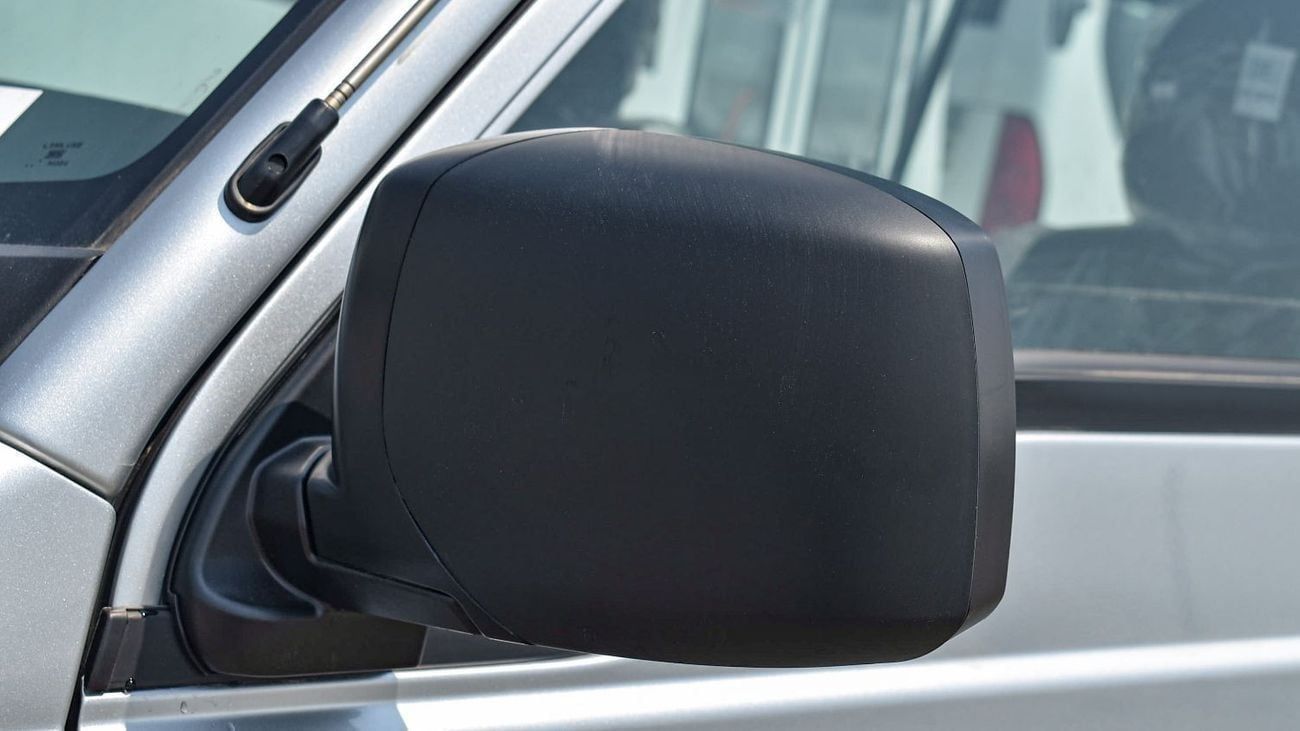 سي إم سي D 260 فان ركاب بـ 8 مقاعد