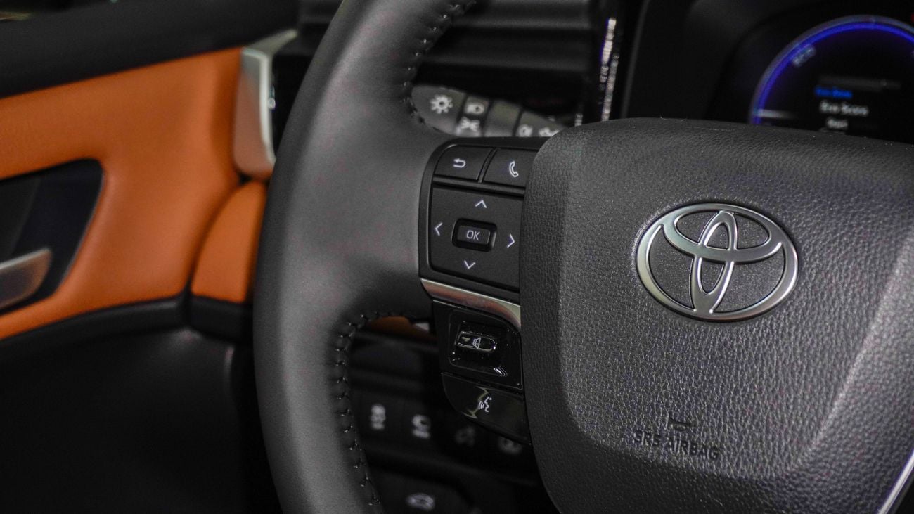 Toyota Camry Limited HEV 2.5 L Hybrid