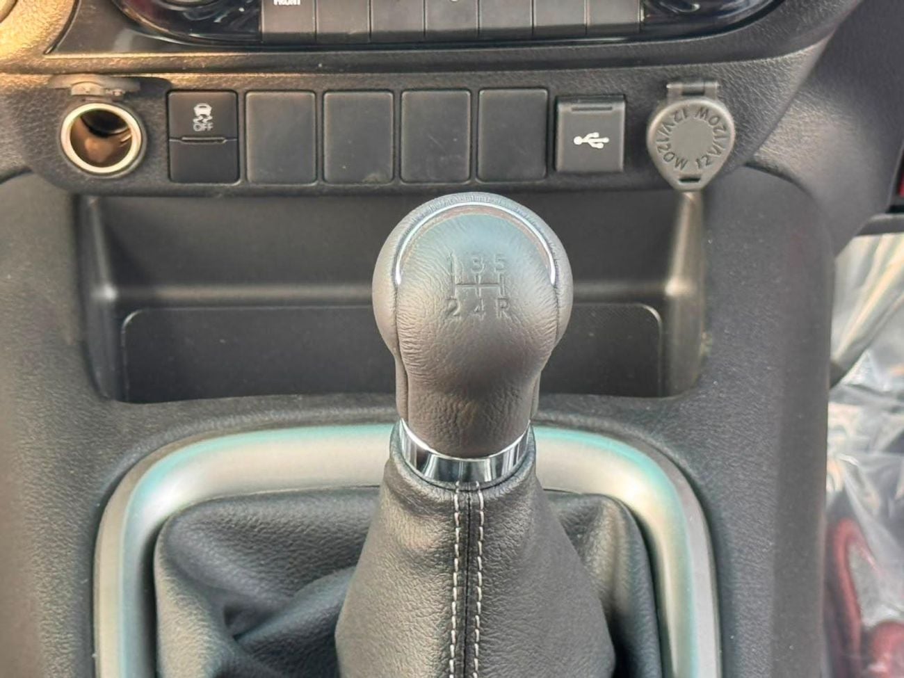 Toyota Hilux SR5 2.7L Manual GCC 2026 Export Price @ 128,000 AED