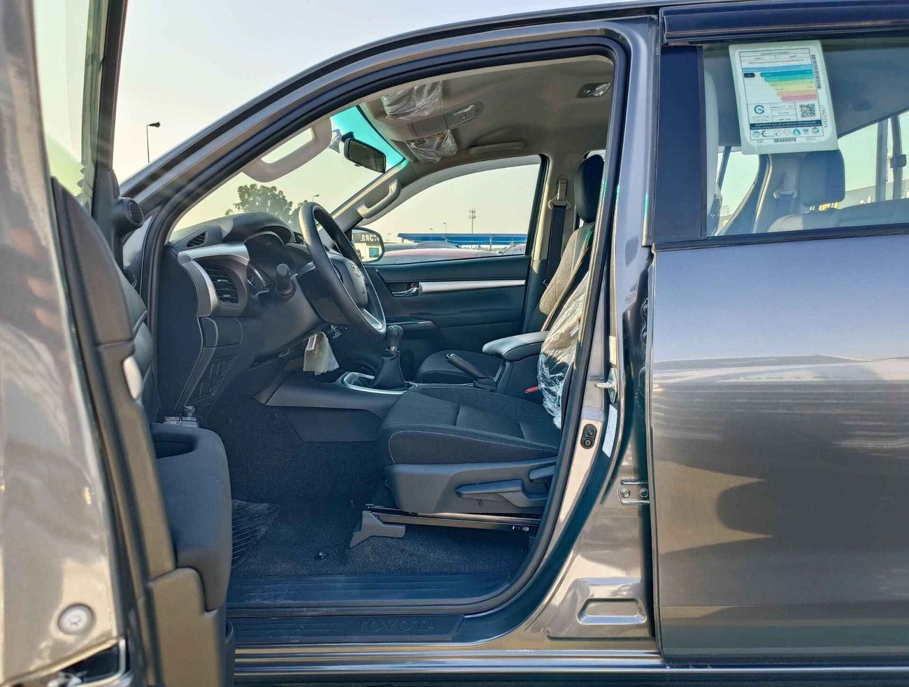 تويوتا هيلوكس Wide Body, 2.4L Diesel, 4X4, M/T, Power lock / Windows / DVD CAM (CODE # HDDWMM2)