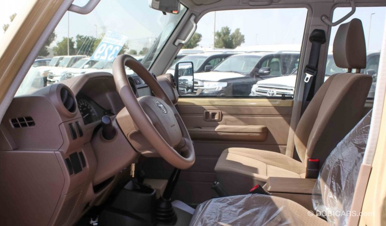 تويوتا لاند كروزر بيك آب 4.2L ديزل - نوافذ كهربائة دبل كبينة   Toyota  Land Cruiser Pickup Double Cab Diesel 4.2L