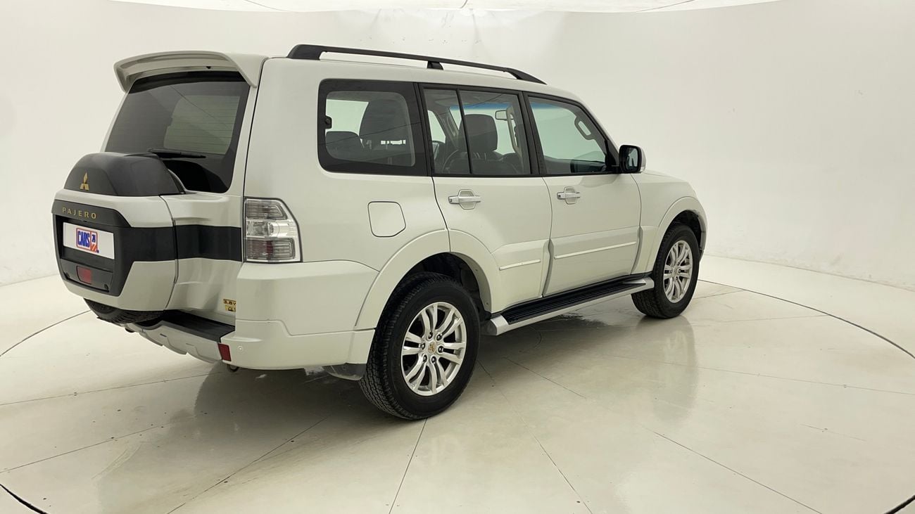 ميتسوبيشي باجيرو GLS HIGHLINE 3.8 | بدون دفعة مقدمة | اختبار القيادة في المنزل