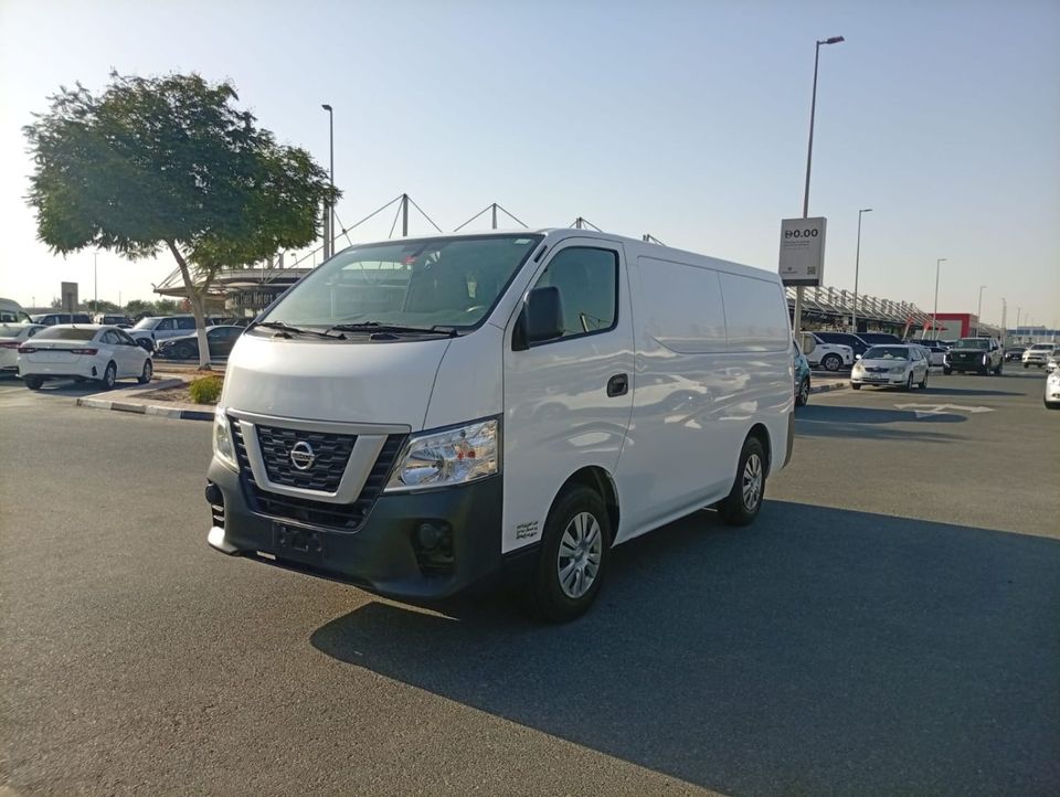 Nissan Urvan STANDARD