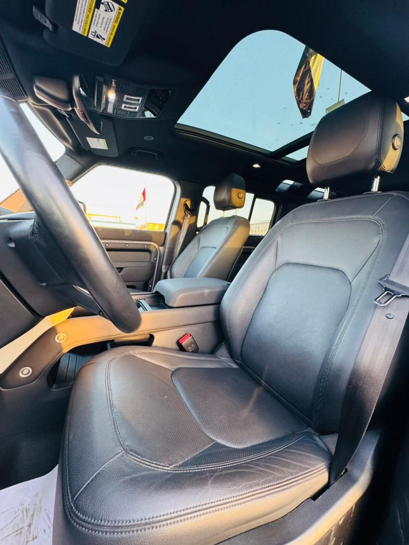 Land Rover Defender 110 SE P300