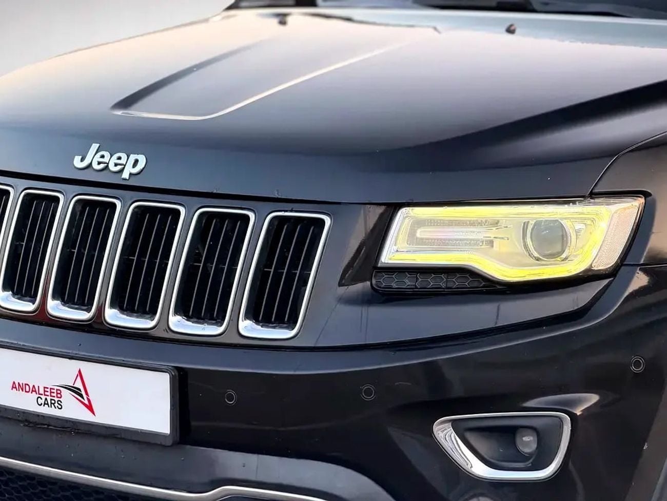 جيب جراند شيروكي ليميتد | 5.7L V8 HEMI | 360 HP | 4WD | GCC