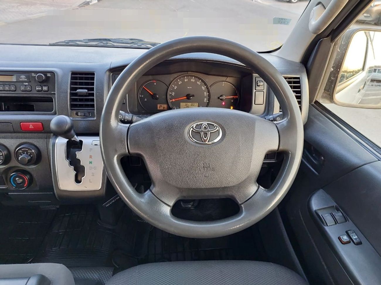 Toyota Hiace TOYOTA HIACE VAN RHD 2015 MODEL 3.0 L DIESEL AUTOMATIC(PM16901)