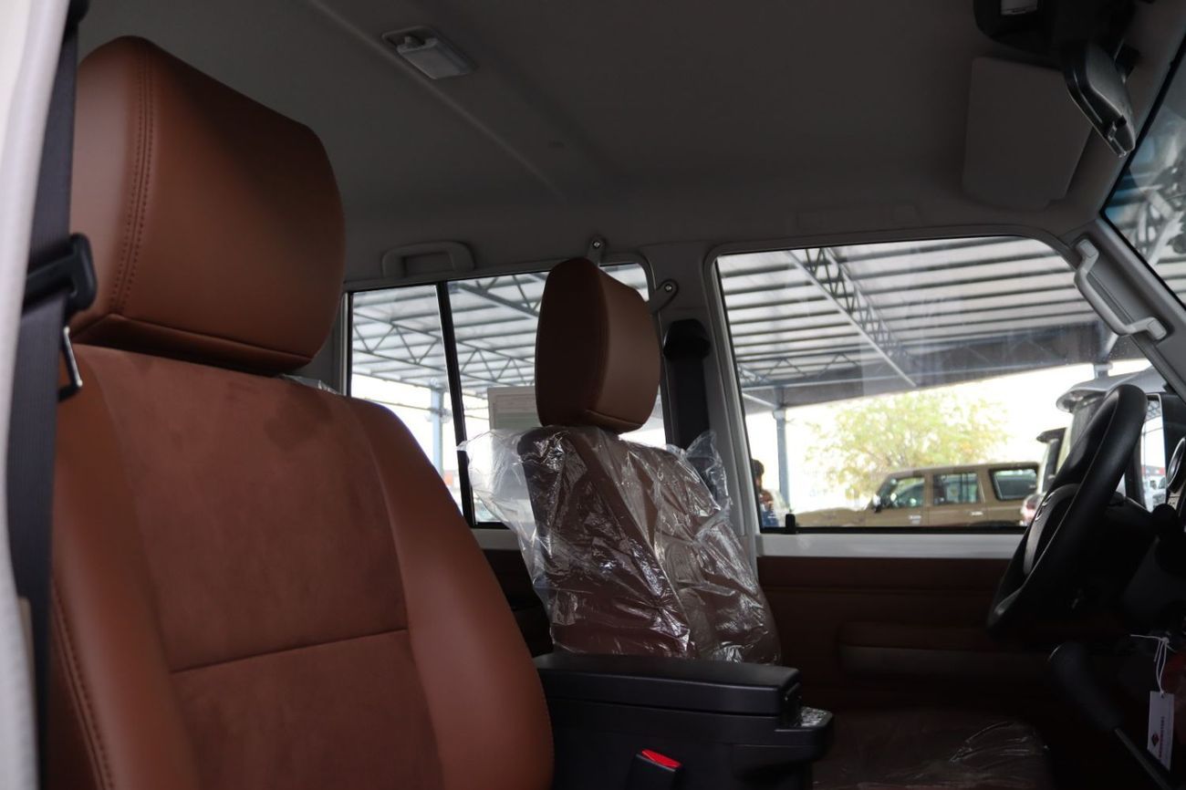 Toyota Land Cruiser 70 2.8 DIESEL MANUAL TRANSMISSION DIFF LOCK **التصدير فقط خارج الخليج*****EXPORT ONLY**