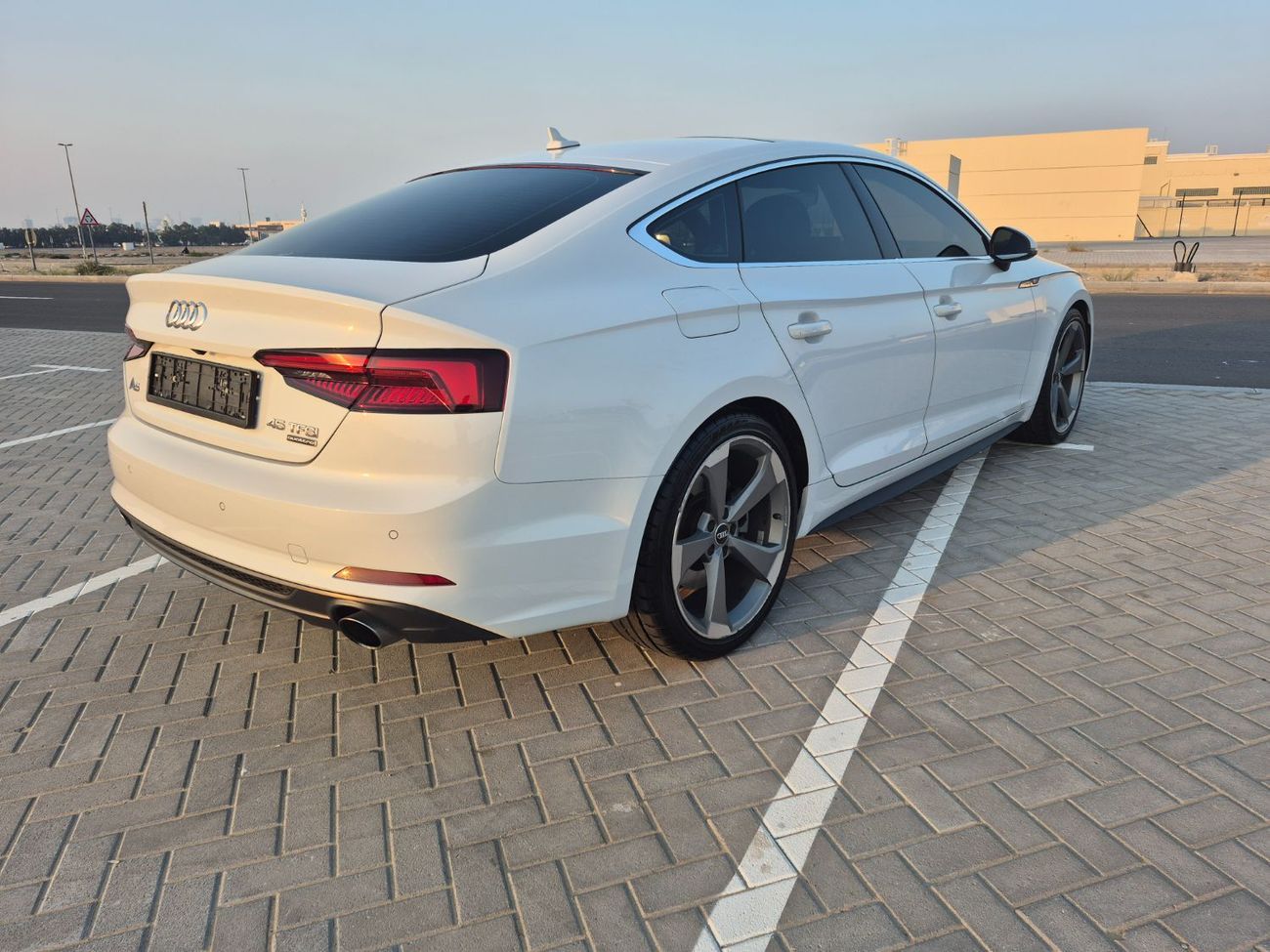 أودي A5 45 TFSI quattro Sport 2.0L