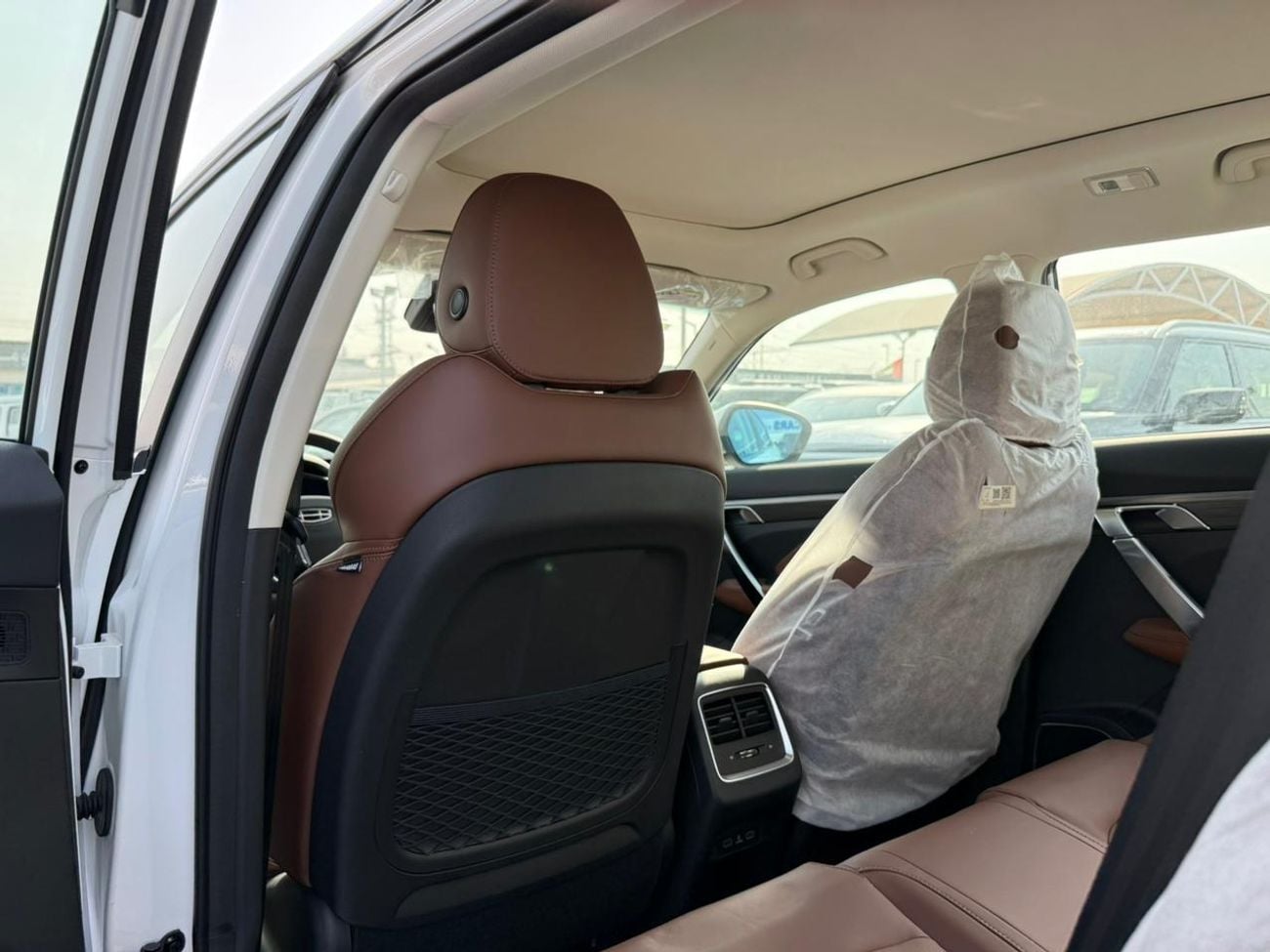 Geely Azkarra LUXURY GL 1.5L Petrol 2023 Export Price @ 53,500 AED