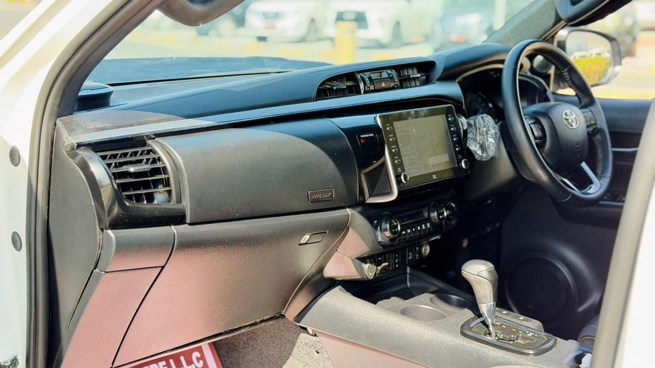 Toyota Hilux GR KITT install