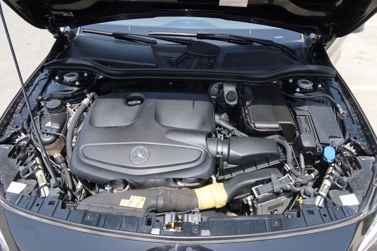 مرسيدس بنز GLA 250 Std 2.0L (211 HP)