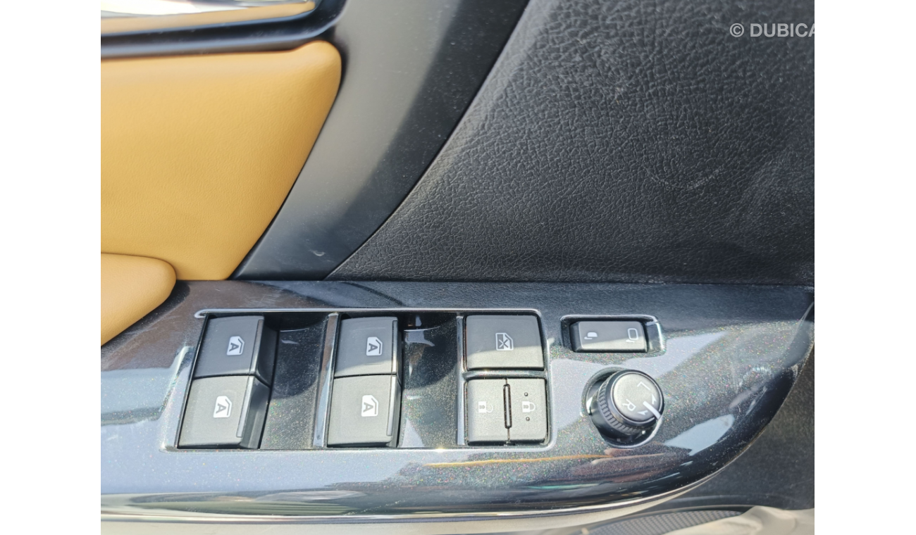 تويوتا فورتونر 2.4L V4 DIESEL, ALLOY RIMS / LEATHER SEATS / PUSH START / 4WD (CODE #  67856)