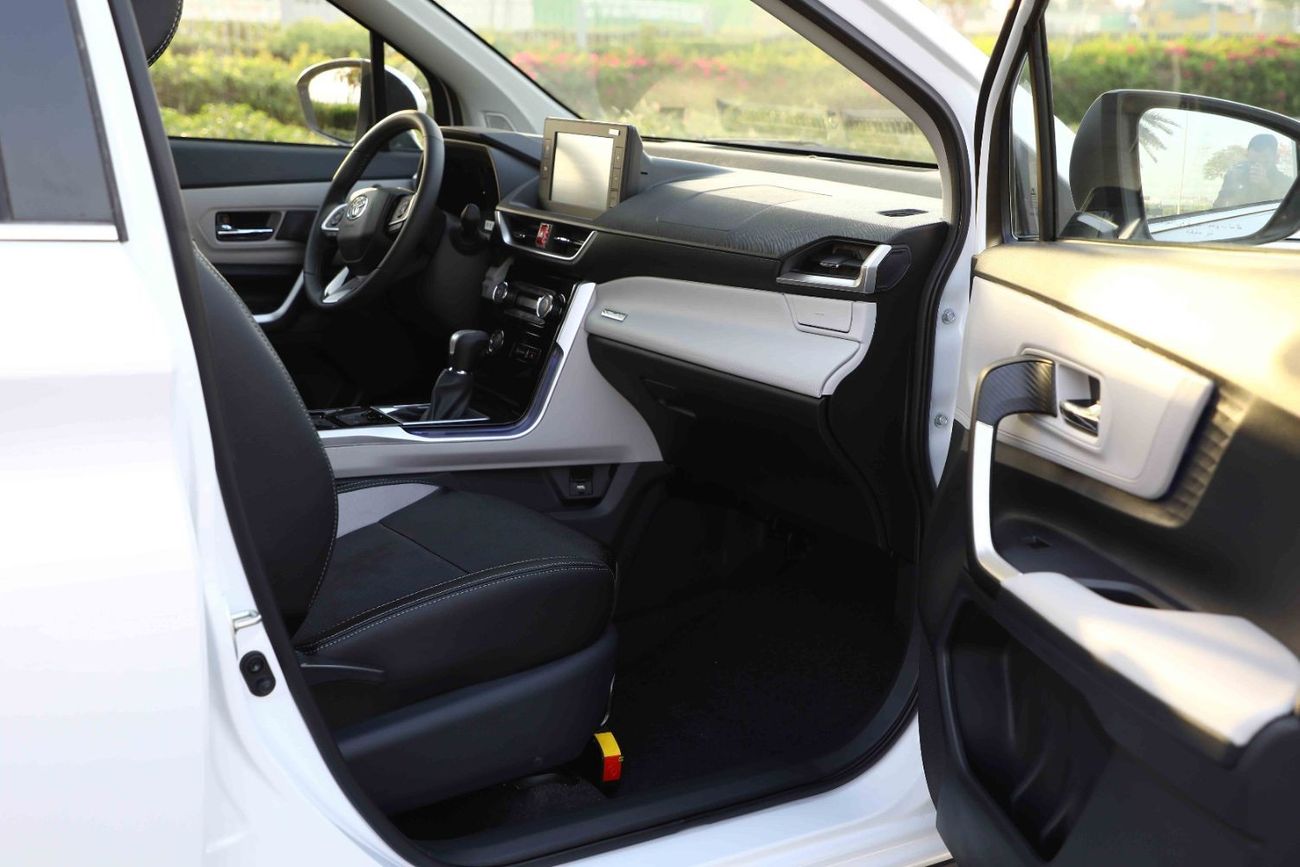 تويوتا فيلوز 2023 Toyota Veloz V 1.5 - White Black | Export Only