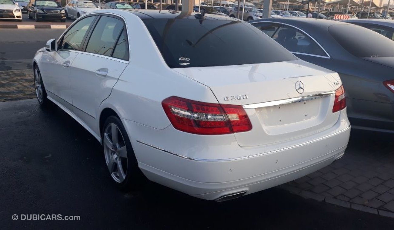 Mercedes-Benz E300 2013 Gulf Specs Full options panorama DVD camera