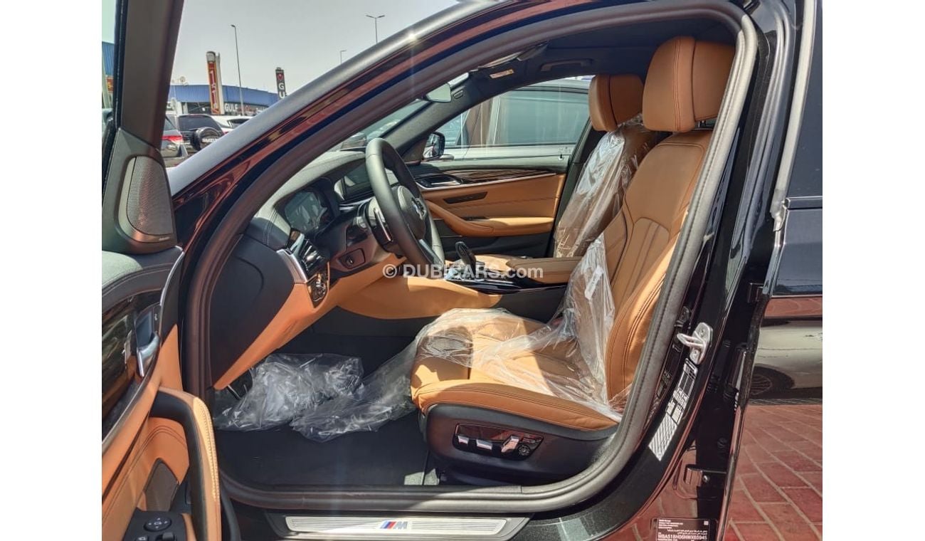 بي أم دبليو 530i لاكجري M سبورت باكج