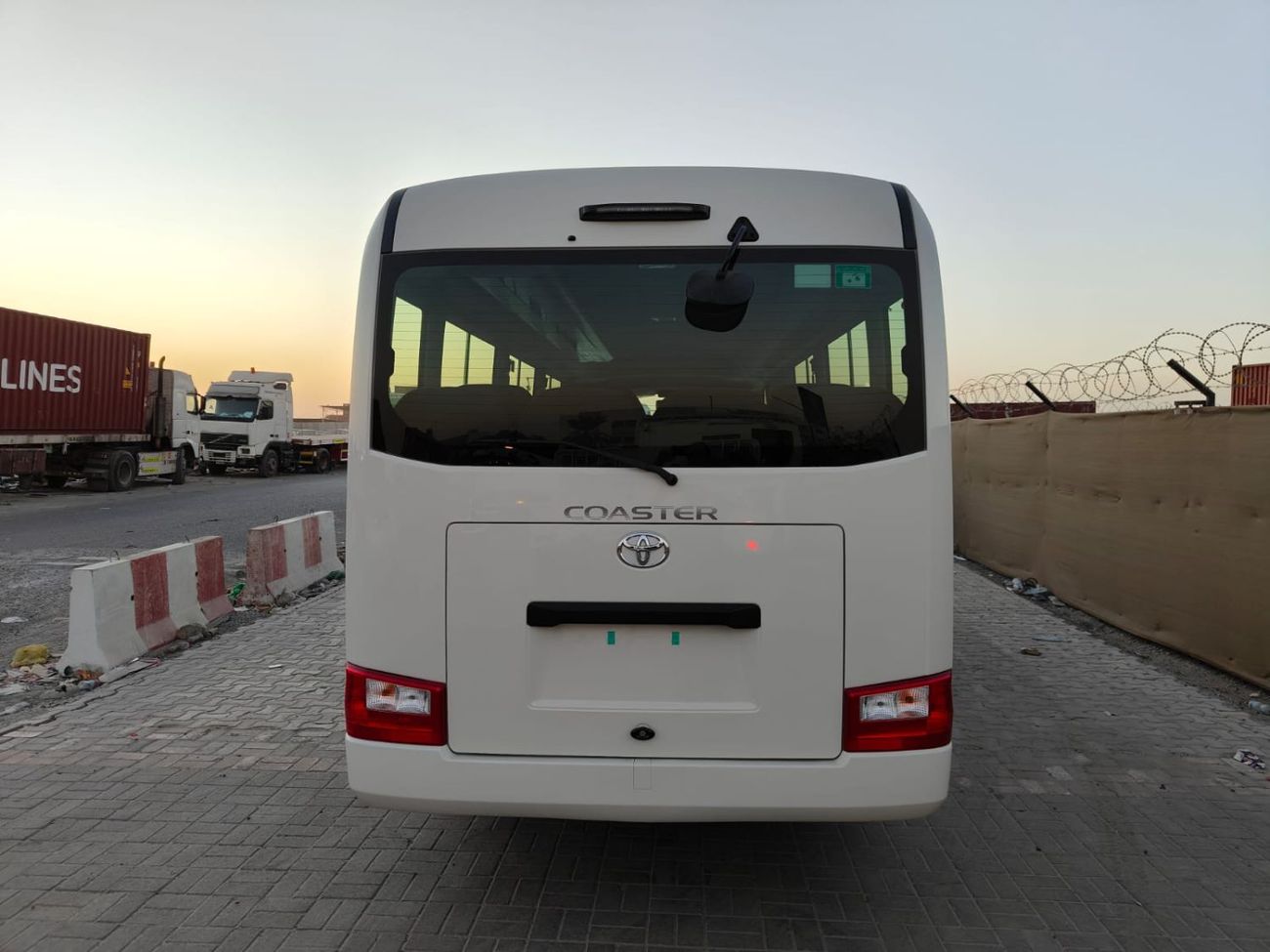 تويوتا كوستر 2025 Toyota Coaster High-Roof 23-Seater (3-Point Seatbelts) 4.0L 4-Cyl Turbo Diesel M/T RWD