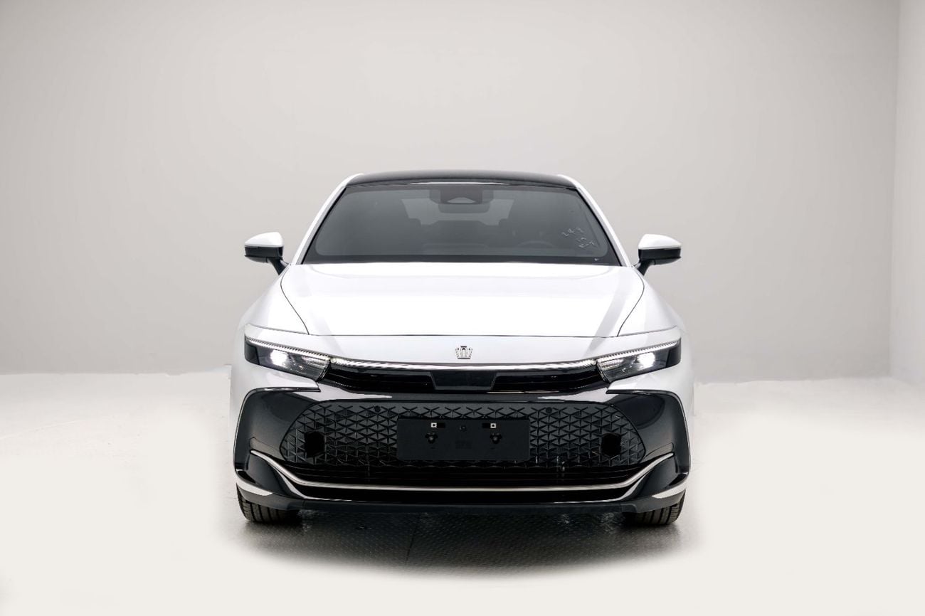 تويوتا كراون HEV 2.5L - Precious White Pearl Inside Black | Export Only